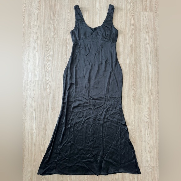 Princess Polly satin side slit maxi dress nwot - Picture 5 of 5